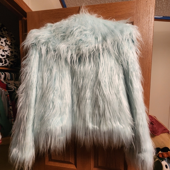Taylor Swift Fur Coat - The Life of a Showgirl - Picture 3 of 5